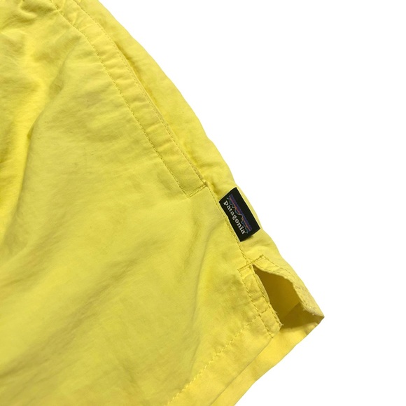 || NEW || Patagonia Barley Baggie Yellow Shorts Women’s Medium - Picture 3 of 4